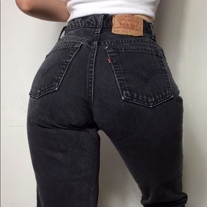 ❌SOLD❌ VTG Levi’s 550 high waisted relaxed jeans